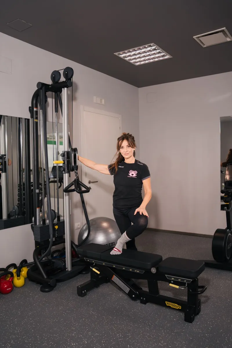 Anna Chiara Ferri nel suo studio di fisioterapia